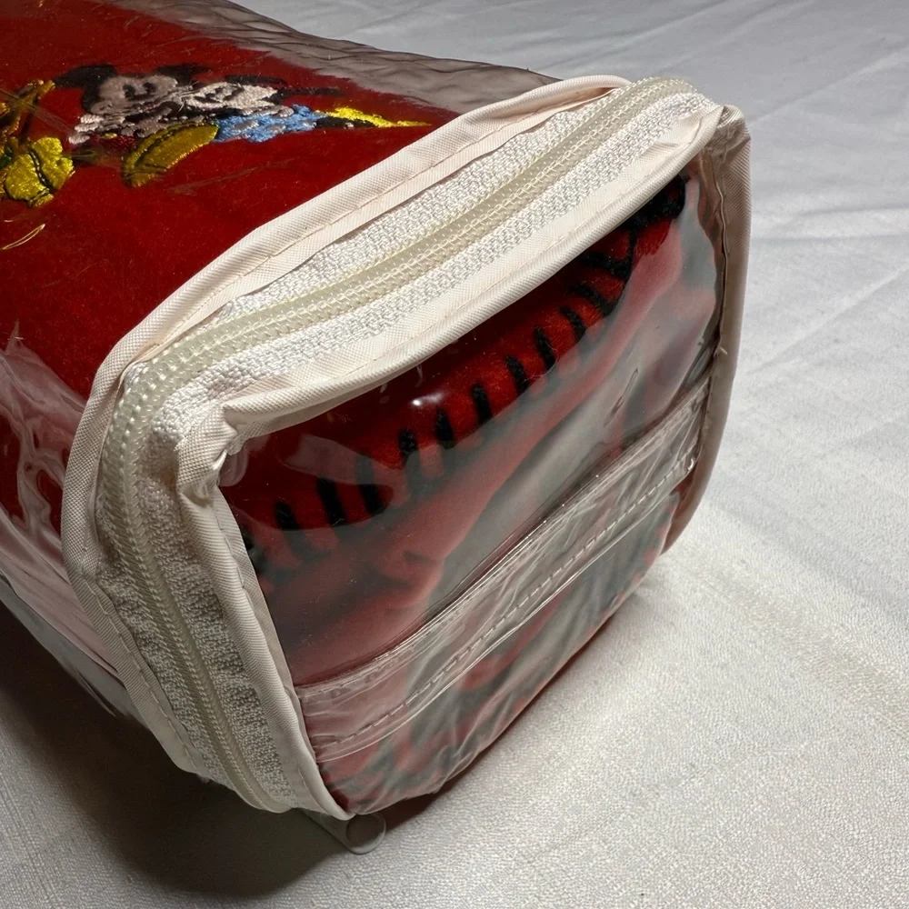 Disney Parks Kids Mickey & Minnie Souvenir Fleece Throw Blanket Red NWOT
